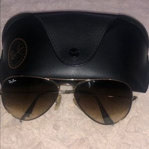 Women’s Ray Ban Aviator Sunglasses